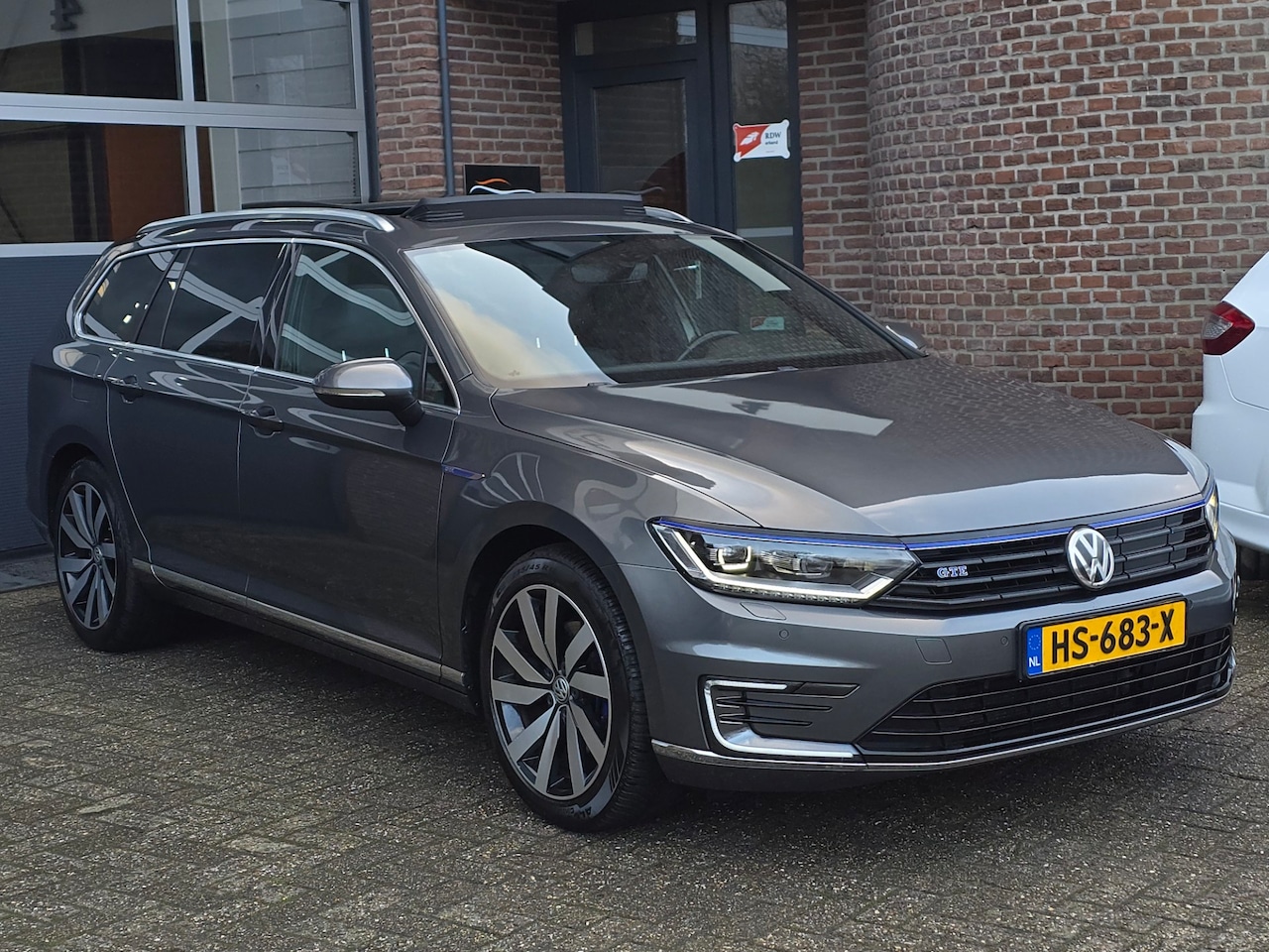 Volkswagen Passat Variant - 1.4 TSI GTE Highline Pano |Virtual |Trekhaak - AutoWereld.nl