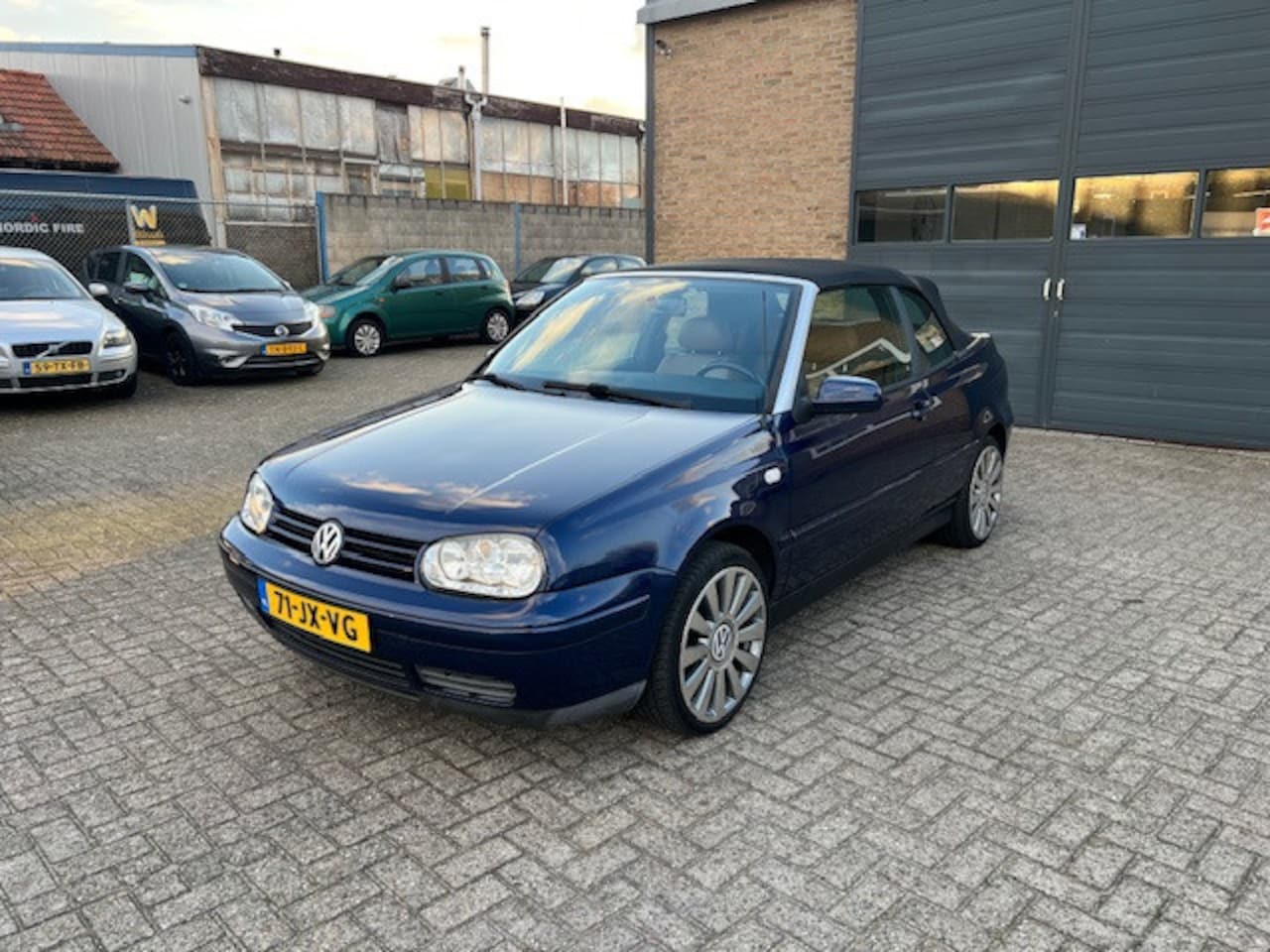 Volkswagen Golf Cabriolet - 1.6i Highline// Onderhouden//Nieuwe Apk - AutoWereld.nl