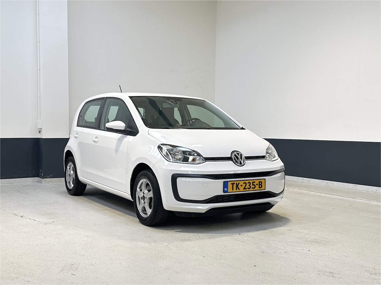 Volkswagen Up! - 1.0 BMT move up! | Airco | Bluetooth | NL | LM velgen | - AutoWereld.nl