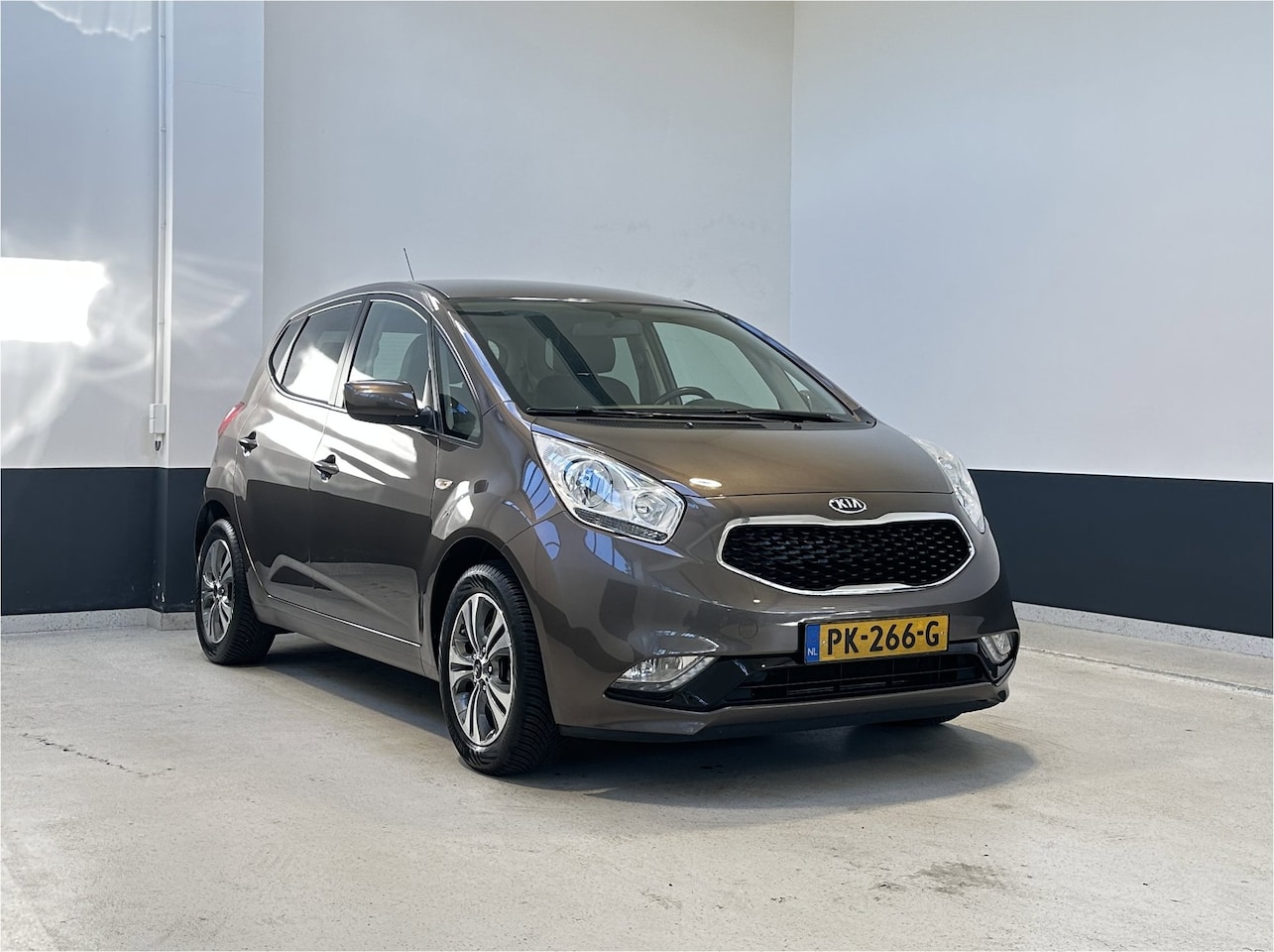 Kia Venga - 1.6 CVVT DynamicPLusLine Automaat |NL | 1 Eig | Navigatie | Camera | LM velgen | - AutoWereld.nl