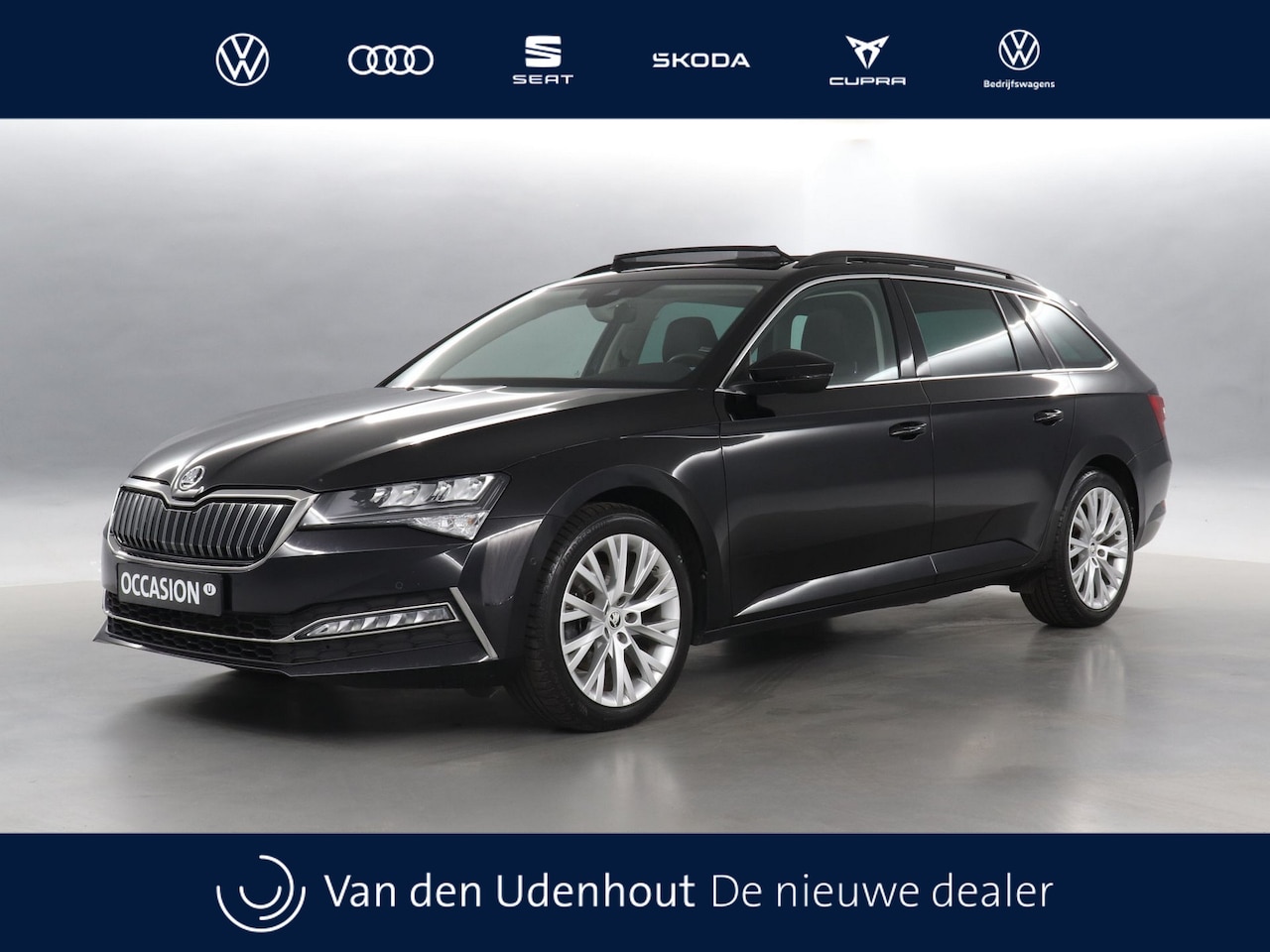 Skoda Superb Combi - 1.4 TSI iV 218pk PHEV Business Plus / Panoramadak / Trekhaak / Alcantara - AutoWereld.nl