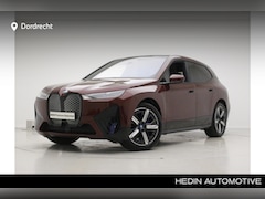 BMW iX - xDrive40 77 kWh | Driving Assistant Professional | Panorama Skylounge | Sportpakket | Trek
