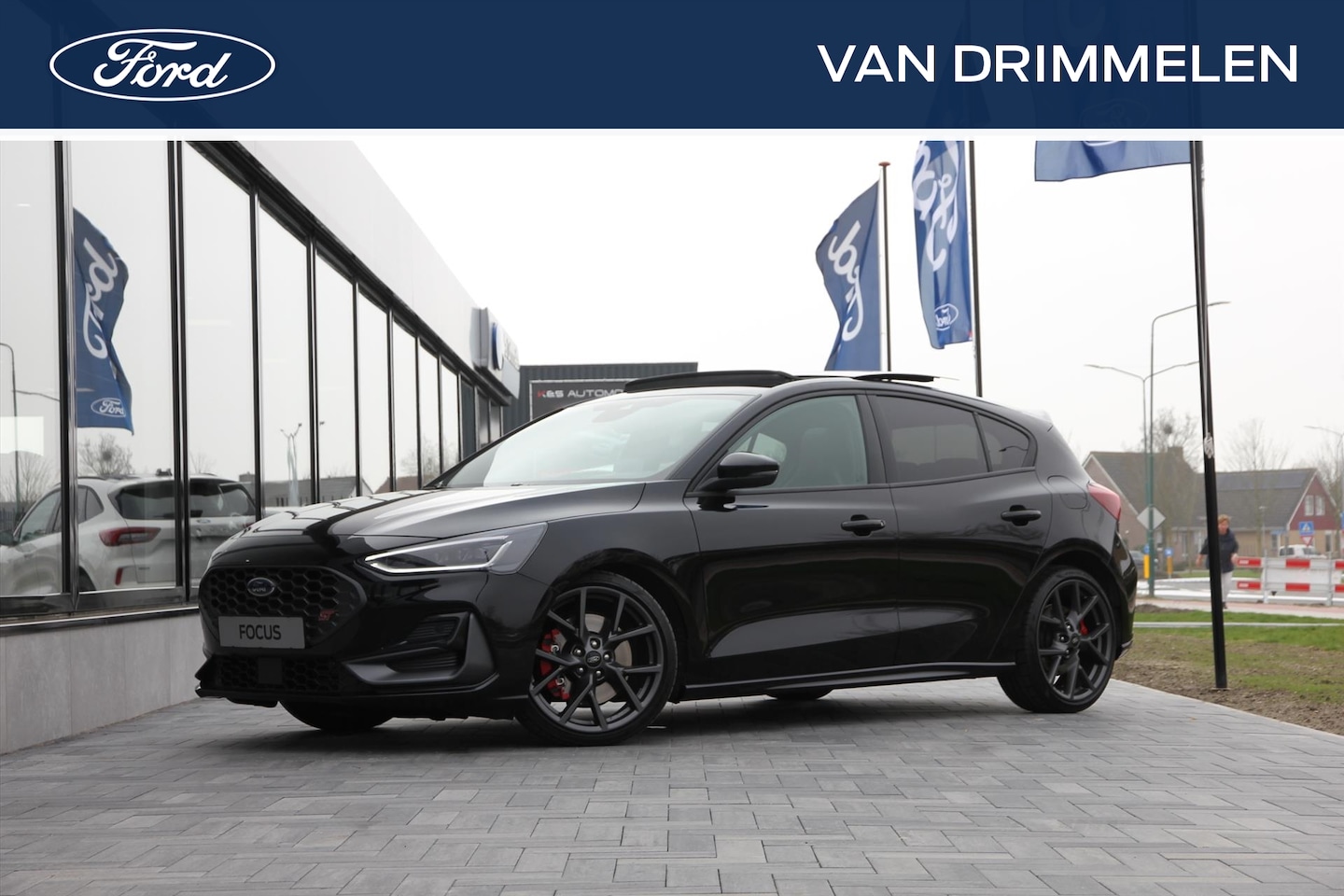 Ford Focus - 280pk Automaat ST-3 Origineel Zwart Metallic | Pano | Nieuwstaat | Exclusieve wrap - AutoWereld.nl