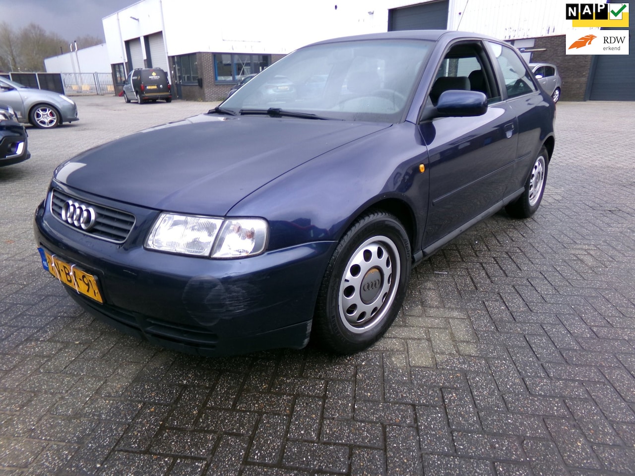 Audi A3 - 1.6 Attraction automaat - AutoWereld.nl