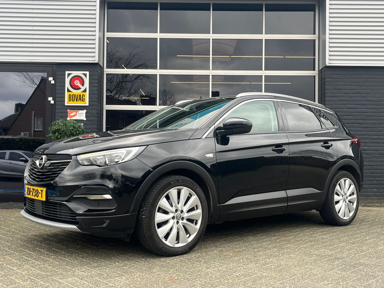 Opel Grandland X - 1.2 Turbo Executive, Airco, CarPlay, Cruise, Lane Assist, Trekhaak, PDC, NAP - AutoWereld.nl