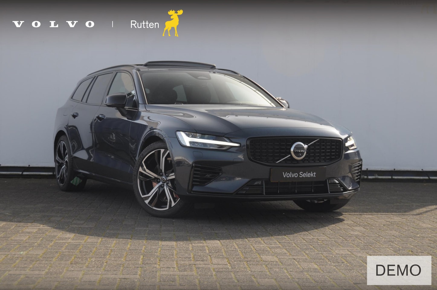Volvo V60 - T6 350PK Automaat AWD Ultra Dark / Long Range / 360 Camera / Harman Kardon audio / Head-up - AutoWereld.nl