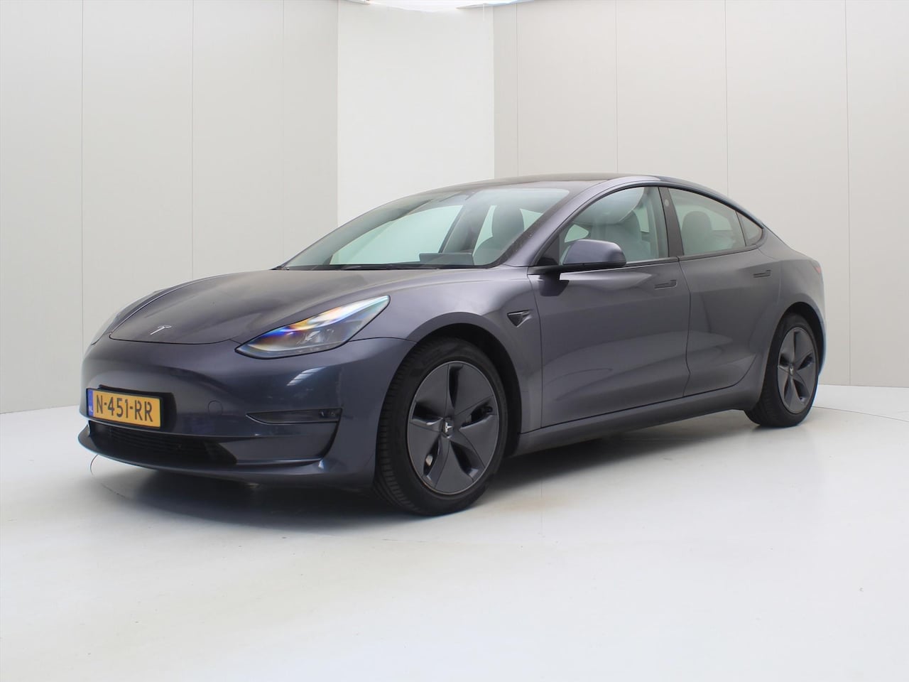 Tesla Model 3 - Long-Range AWD 351pk 75 kWh FACELIFT 87% SoH [ WIT LEDER+AUTOPILOT+WARMTEPOMP+620KM WLTP+P - AutoWereld.nl