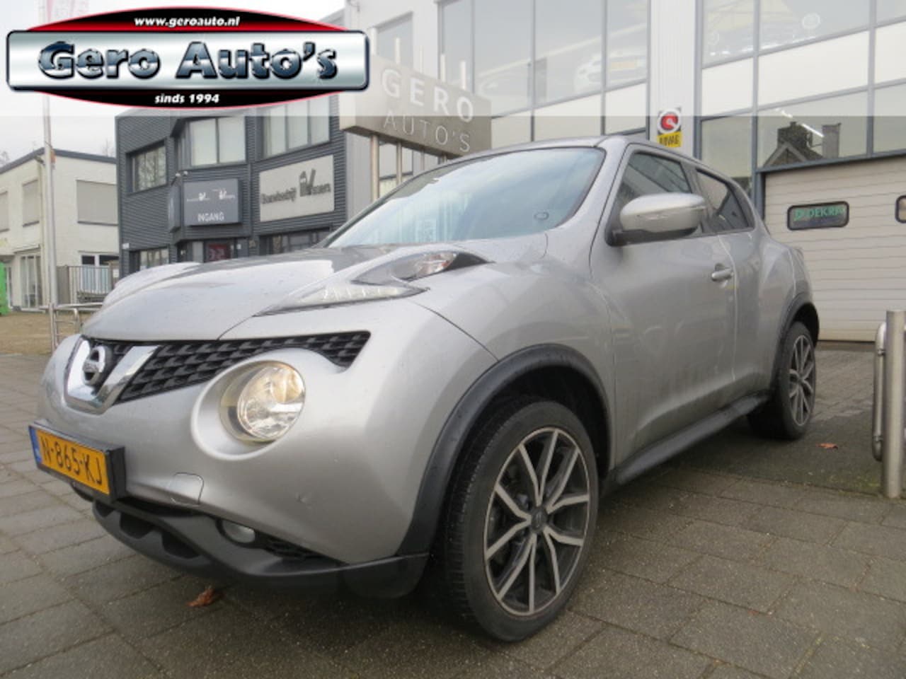 Nissan Juke - 1.6 Connect Edition automaat ,airco ecc ,cruise control ,trekhaak etc - AutoWereld.nl