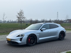 Porsche Taycan Sport Turismo - GTS 84 kWh 93 kWh APPROVED OKT26 HUD 4WS PDCC ACC PAS.DSPLY BOSE PANO MATRIX CARBON