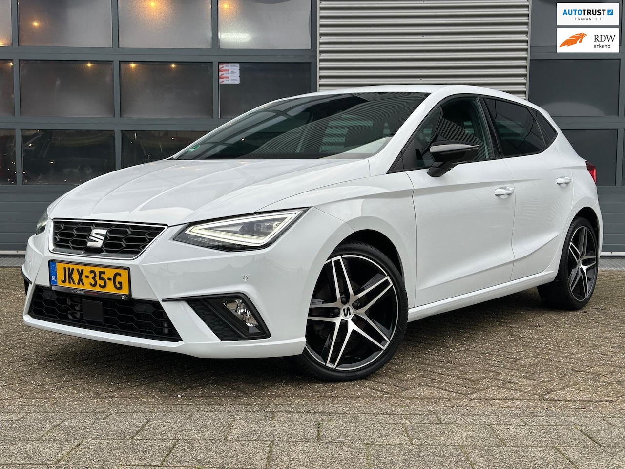 SEAT Ibiza - 1.5 TSI FR Business Intense Plus | Ambiance lights | CarPlay | Adaptive Cruise - AutoWereld.nl