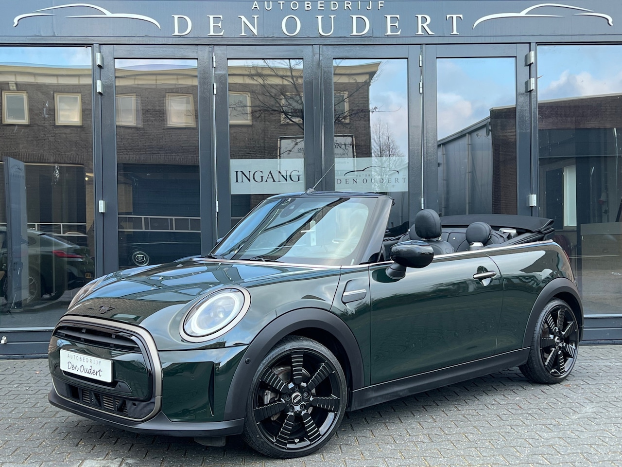 MINI Cabrio - Mini 1.5 Cooper Resolute Edition AUT. ALLE OPTIE'S 2023 - AutoWereld.nl