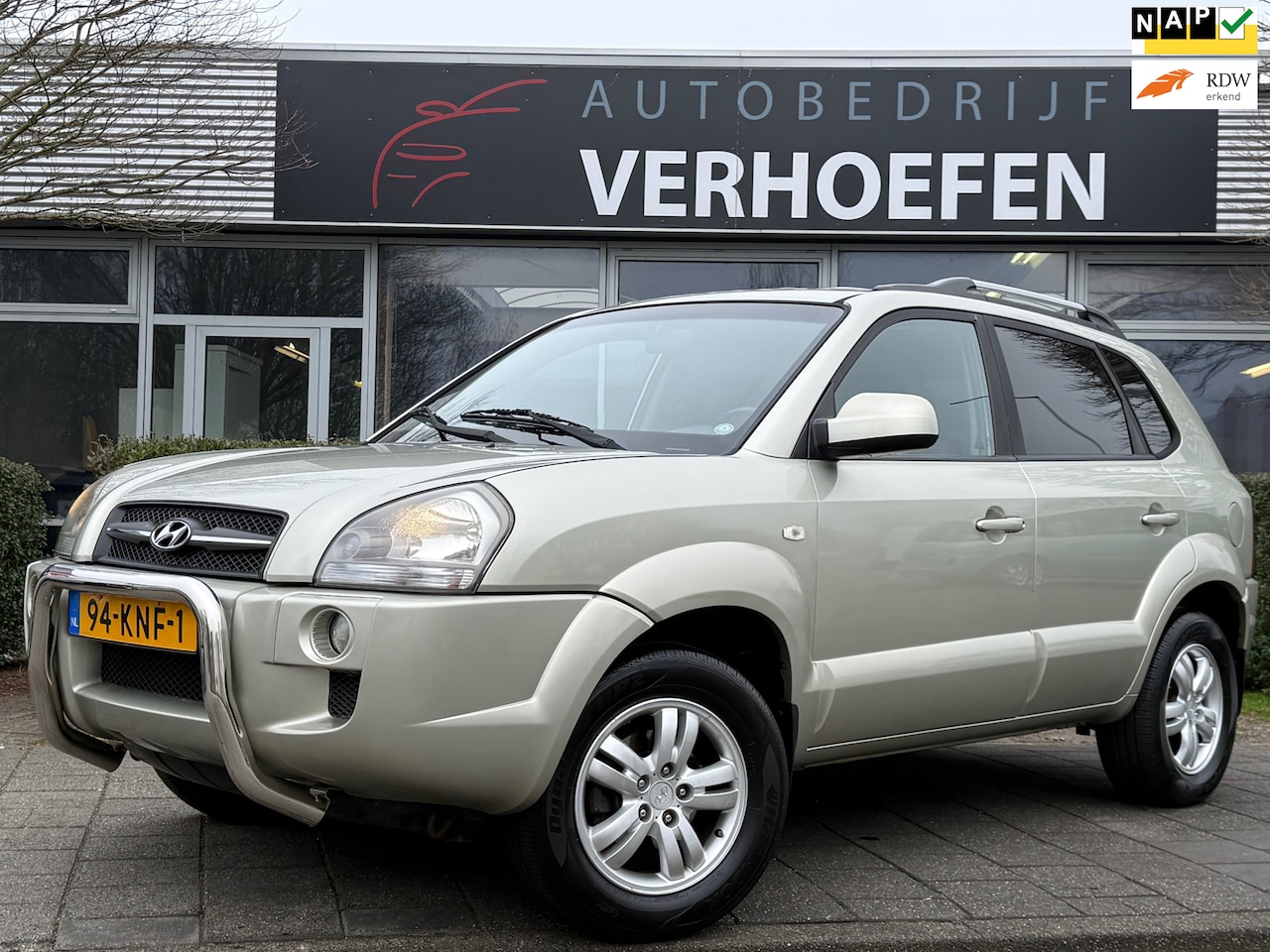 Hyundai Tucson - 2.0i Style Supreme - STOEL VERW - CLIMATE / CRUISE CONTR - ORG NL - NAP - BULLBAR - ZWART - AutoWereld.nl