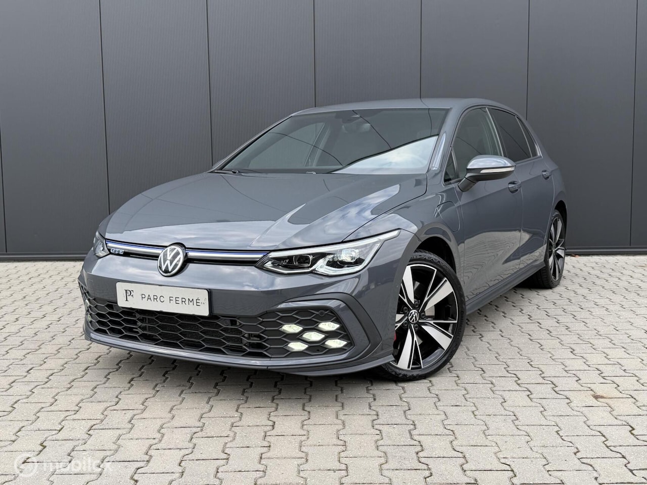 Volkswagen Golf - GTE 1.4 tsi PHEV/Camera/R-line/ACC/Carplay - AutoWereld.nl