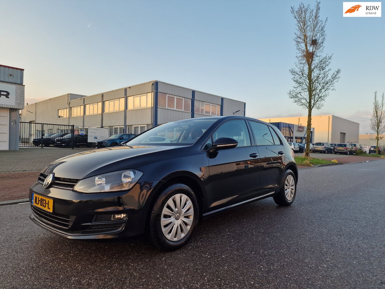 Volkswagen Golf - 1.2 TSI Trendline 5 DEUR NAVI 2 X SLEUTELS - AutoWereld.nl