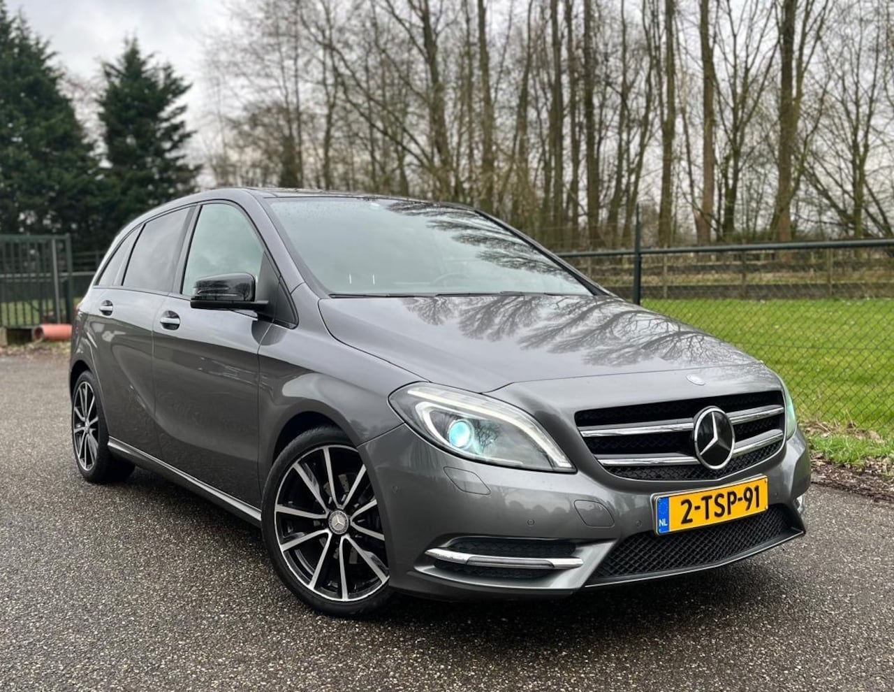 Mercedes-Benz B-klasse - 180 Ambition /Panoramadak/Dealer onderhouden - AutoWereld.nl