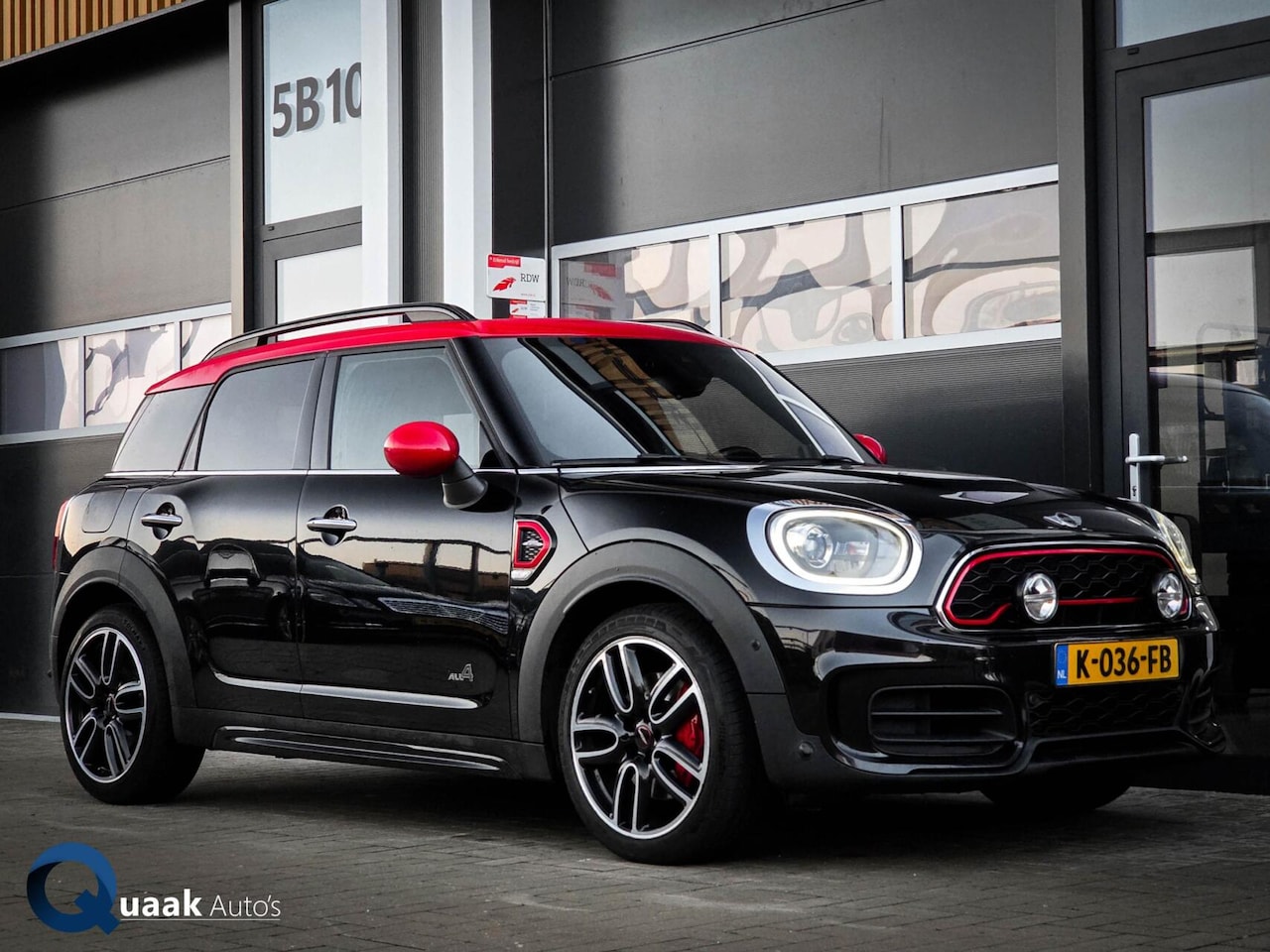MINI Countryman - 2.0 John Cooper Works ALL4 | HUD | TREKHAAK | LEDER | SFEERVERLICHTING - AutoWereld.nl