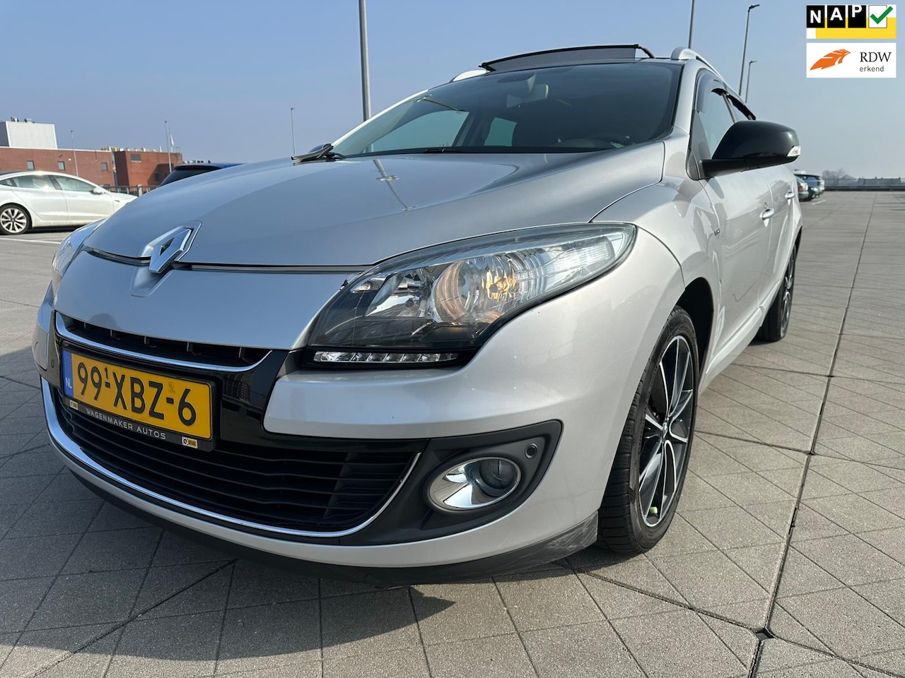 Renault Mégane Estate - 2.0 Bose AUTOMAAT LPG G3 Leer Pano Cruise PDC LMV Clima Stoelverwarming - AutoWereld.nl