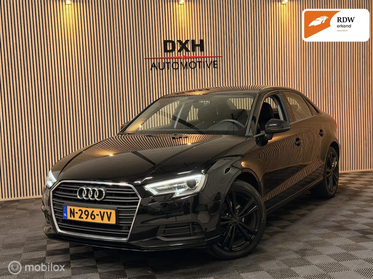 Audi A3 Limousine - 1.0 TFSI Sport NAVI BT PDC TREKHK FULL-LED - AutoWereld.nl