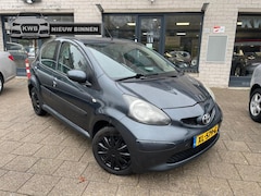 Toyota Aygo - 1.0-12V 5Deurs Airco Nieuwe apk