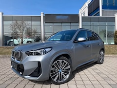 BMW X1 - xDrive30e M-SPORT * FROZEN GREY / MOKKA LEDER, FULL OPTIONS, PANO, TREKH, 20-inch LMV, INN