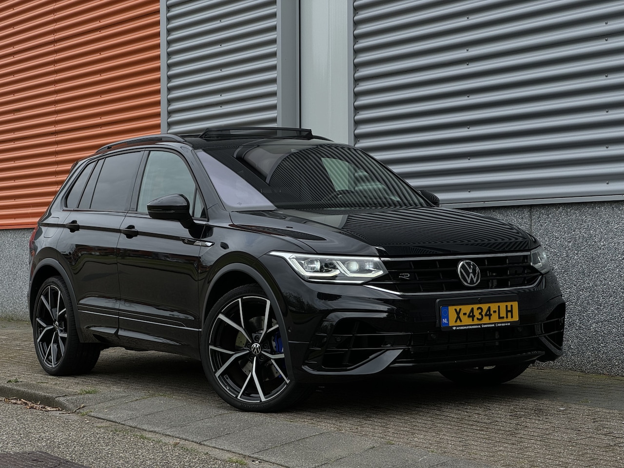 Volkswagen Tiguan - 2.0 TSI R 75 Edition 4Motion PANO | AKRA | TREKHAAK - AutoWereld.nl