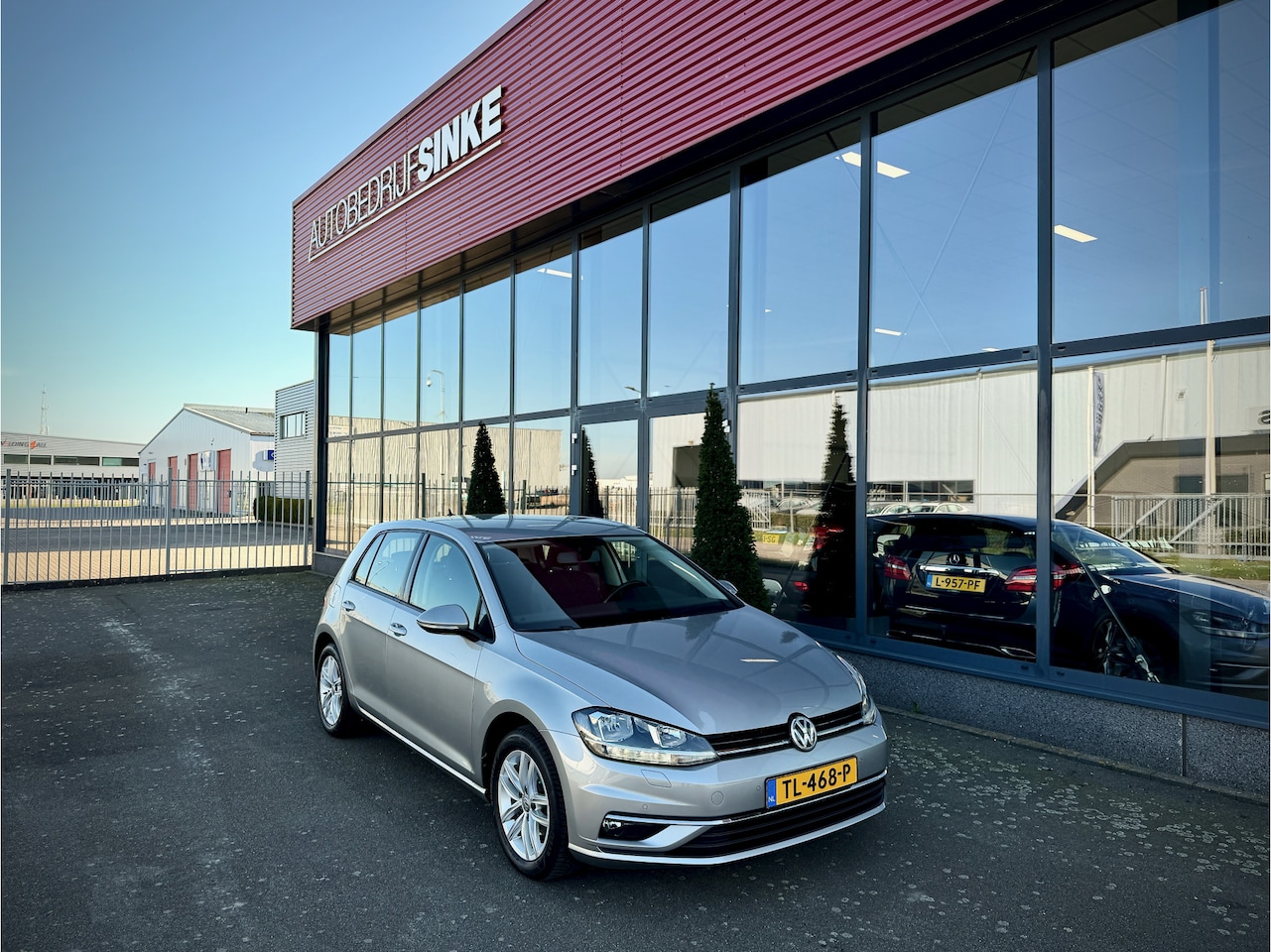 Volkswagen Golf - 1.0 TSI Trendline 1.0 TSI Trendline - AutoWereld.nl