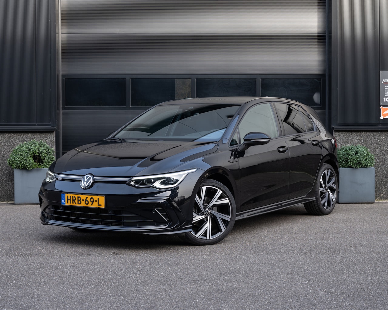 Volkswagen Golf - 1.5 eTSI 2X R-Line 150PK | Pano | Keyless | Virtual | Camera | ACC | DCC | Front Assis | L - AutoWereld.nl