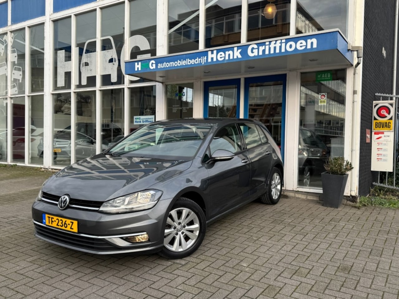 Volkswagen Golf - 1.0 TSI Comfortline Automaat I Navigatie I Cruise contr. I PDC - AutoWereld.nl