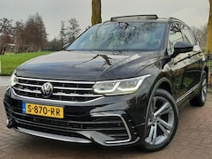 Volkswagen Tiguan - 1.5 TSi 150pk R-LINE IQ-LIGHT Elek.-Trekhaak Panoramadak Leer Adap.cruise-control