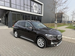 BMW X1 - xDrive25e X Line Pano, Camera, LED