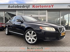 Volvo S80 - 2.5 T Summum AUTOMAAT/ECC/CRUISE CONTROL/BI-XENON/NAVI/leder/trekhaak/top conditie