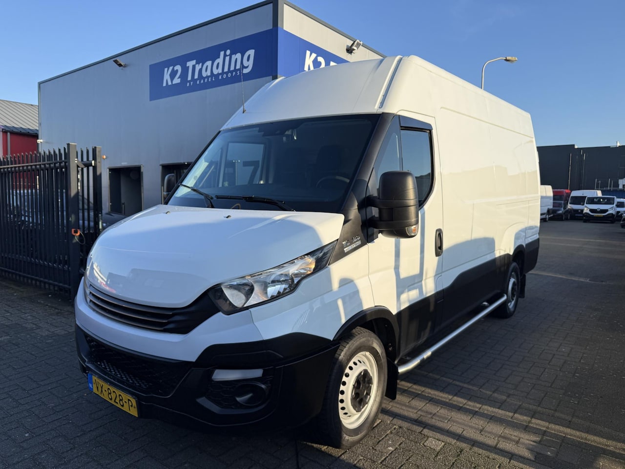 Iveco Daily - 35S18V 3.0 352L H2 L3H2 - AutoWereld.nl