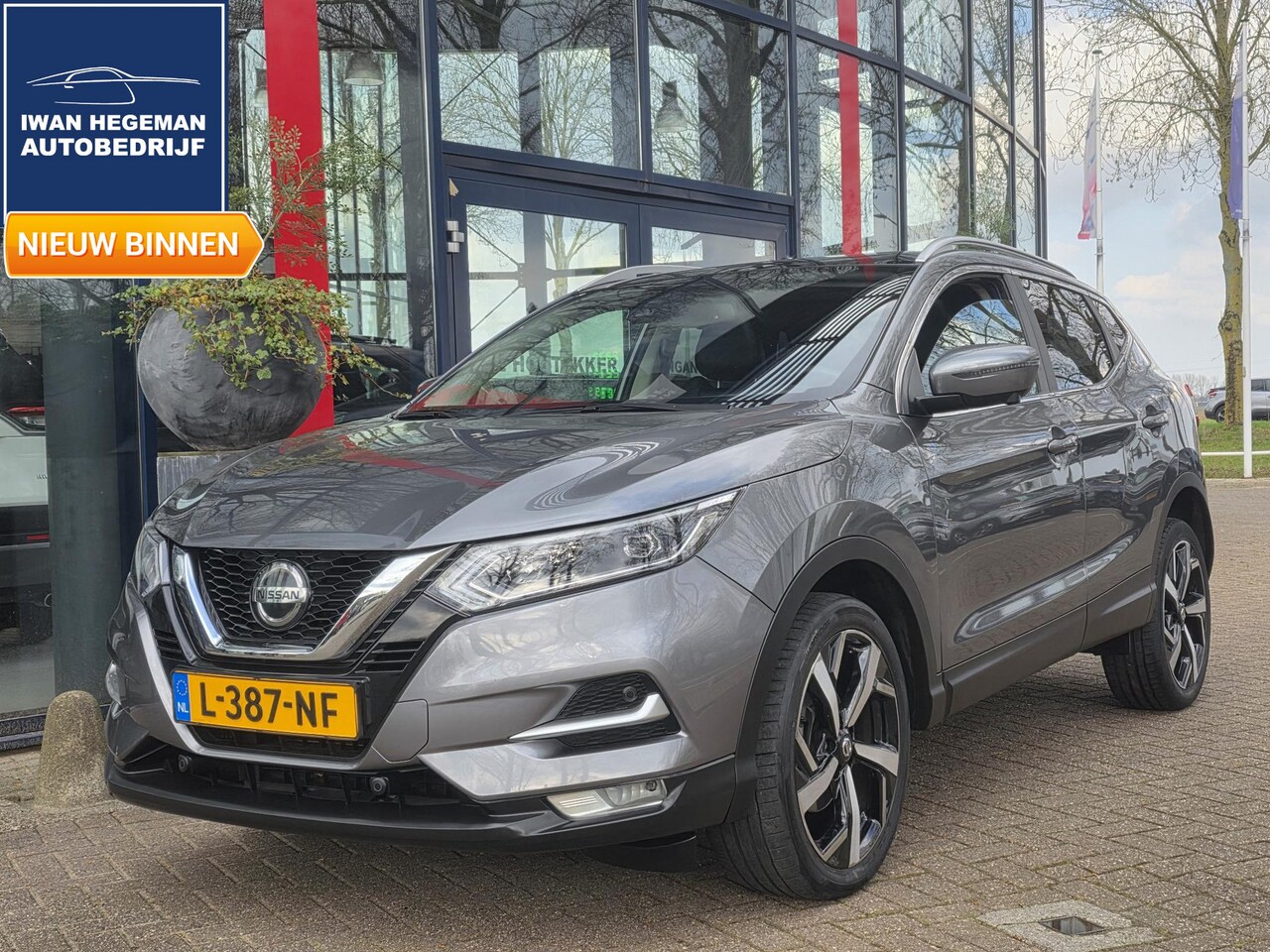 Nissan Qashqai - 1.3 DIG-T Premium Edition AUTOMAAT | Leer | Panodak | Navigatie | Climate Control | Cruise - AutoWereld.nl