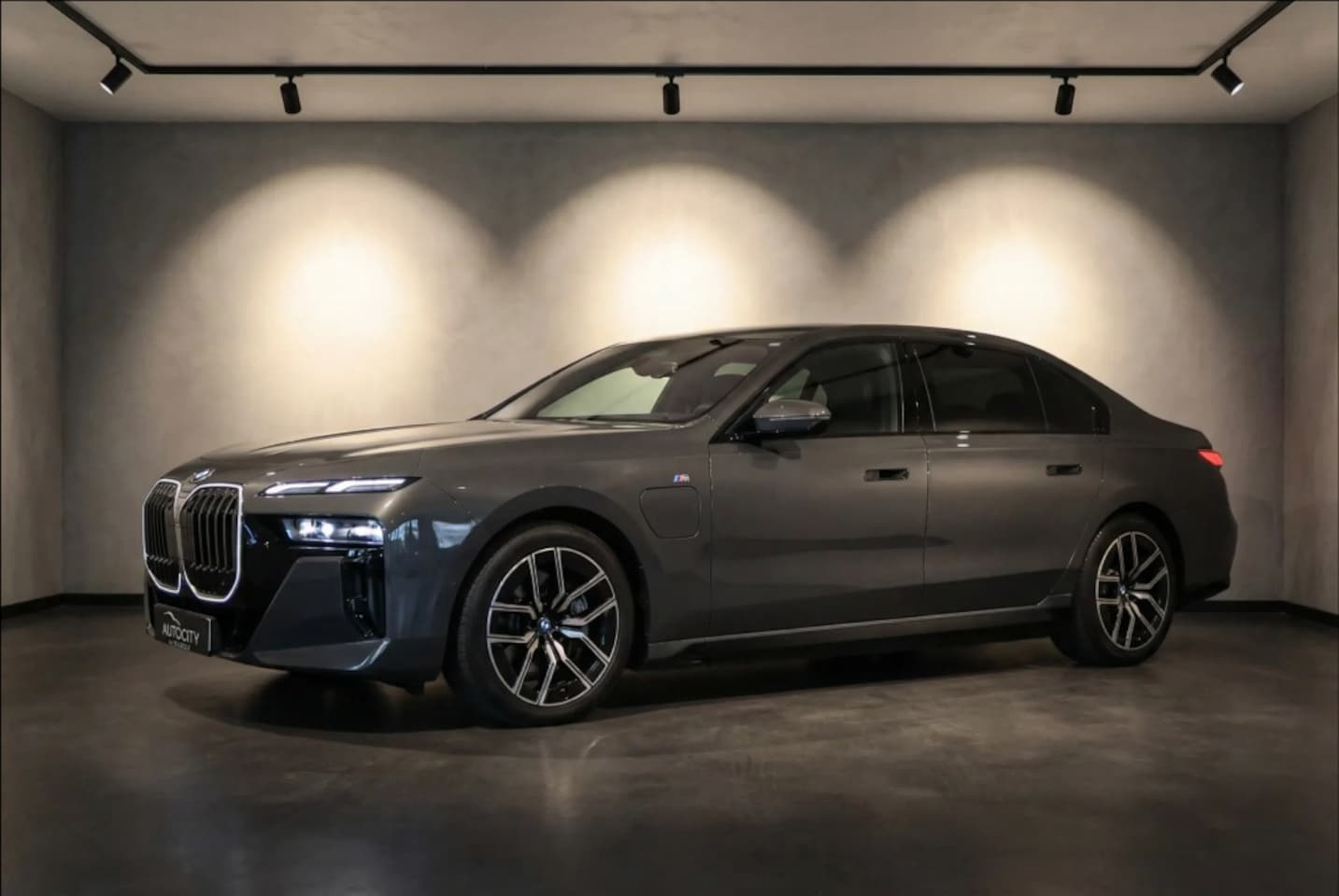 BMW 7-serie - 750 e xDrive M Sport Excl Lounge l Sky Lounge l Bowers l INDIVID - AutoWereld.nl