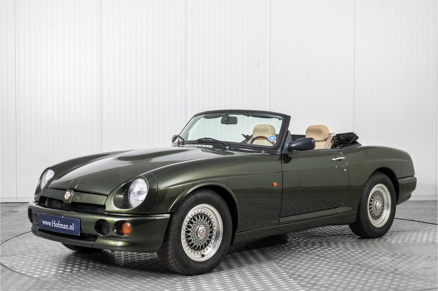 MG RV8 - 4.0 V8 LHD - AutoWereld.nl