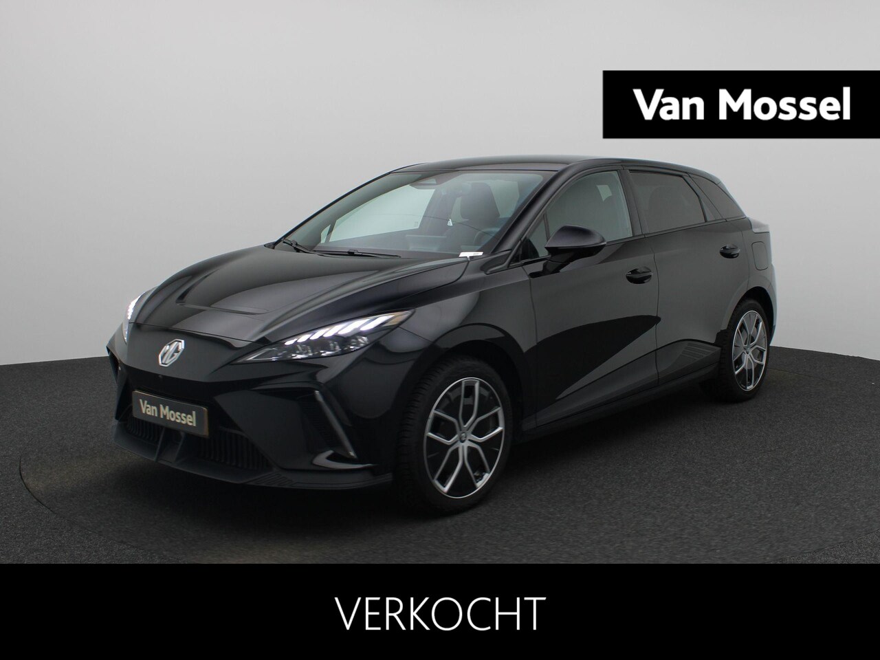 MG MG4 - Long Range 64 kWh Luxury | Automaat | Navigatie | Climate Control | Apple Carplay / Androi - AutoWereld.nl