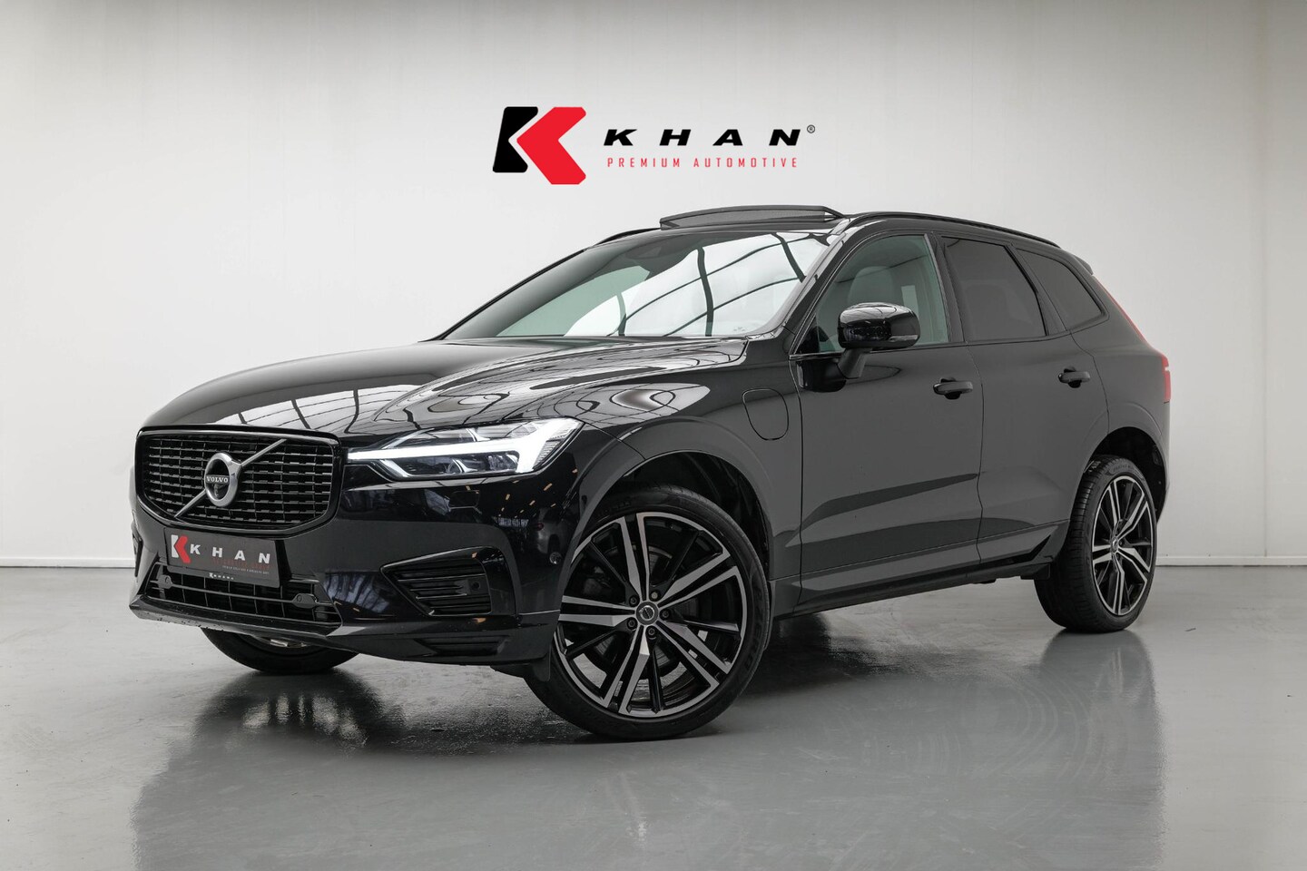 Volvo XC60 - 2.0 Recharge T8 AWD R-Design |Bomvoll|Pano|360 Camera|Luchtvering|Trekhaak|H&K|HUD| - AutoWereld.nl