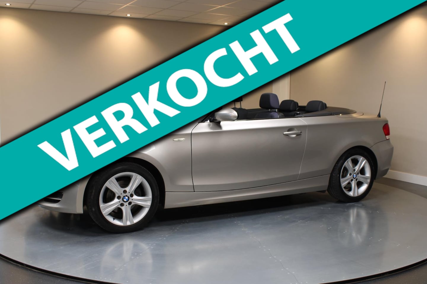 BMW 1-serie Cabrio - 118i High Executive *M-Stuur/Pook* Carplay|Stoelverw.|Cruise|NAP - AutoWereld.nl