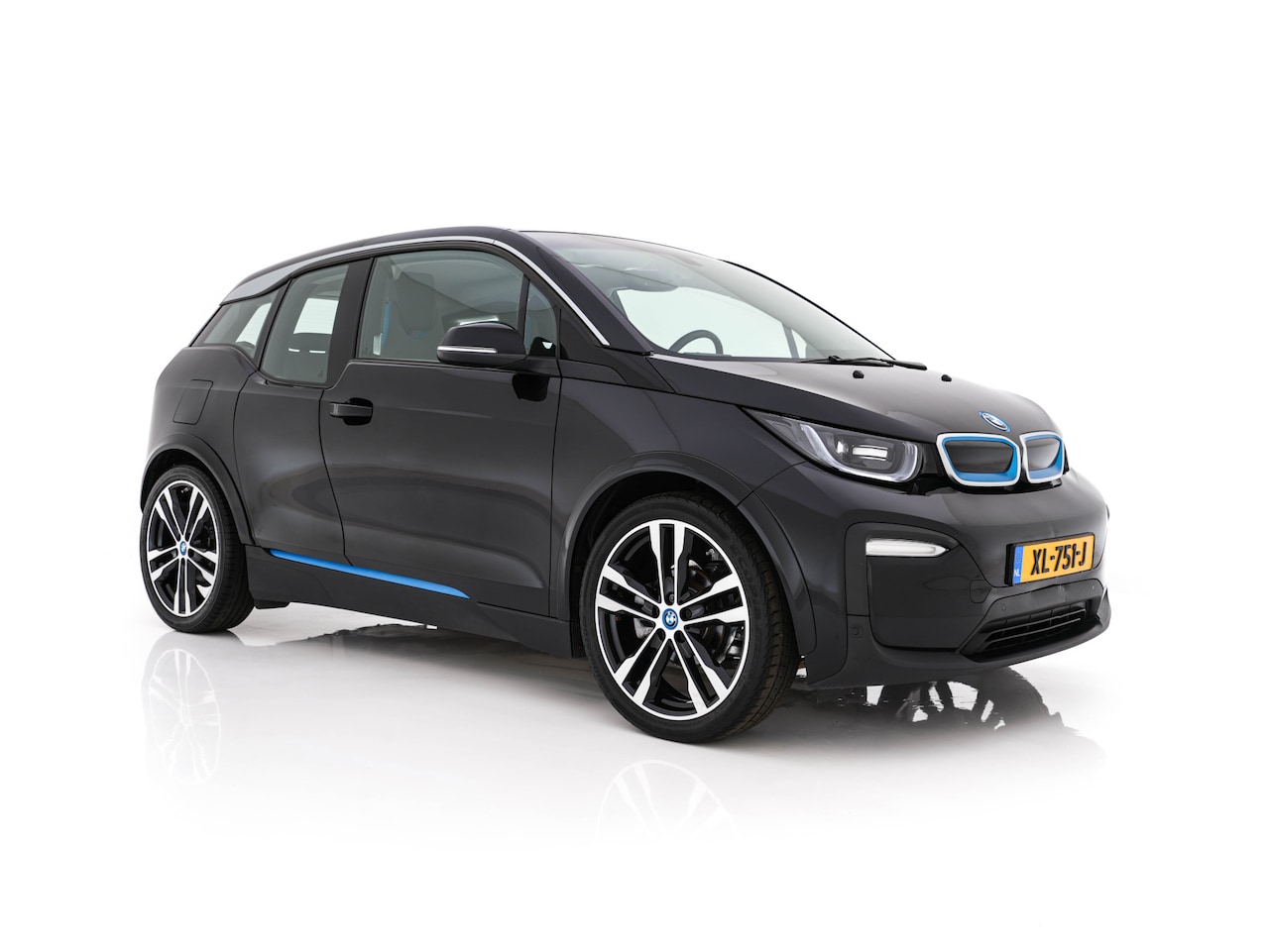BMW i3 - Basis 120Ah Sport 42 kWh [ 3-Fase-11kW ] {SOH-100%} (INCL-BTW) *HEATPUMP | FULL-LED | NAVI - AutoWereld.nl