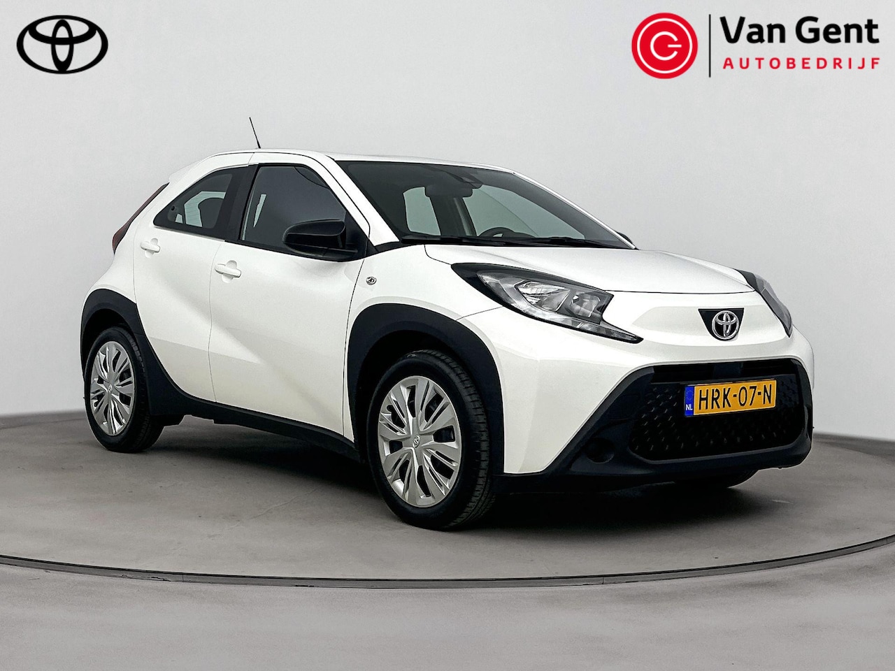Toyota Aygo X - 1.0 VVT-i MT Play | Apple Carplay / Android Auto | Adaptive Cruise | Airco | Camera | Rijs - AutoWereld.nl