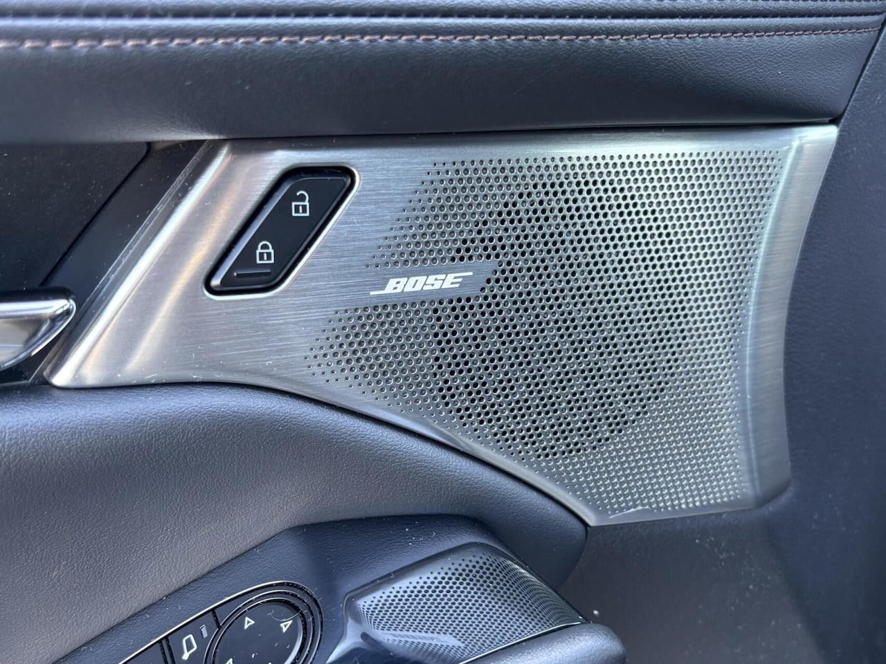 Mazda 3 - 2.0 e-SkyActiv-G M Hybrid 122 Luxury AppleCarPlay/ AndroidAuto/ stuurwielverwarming/ stoel