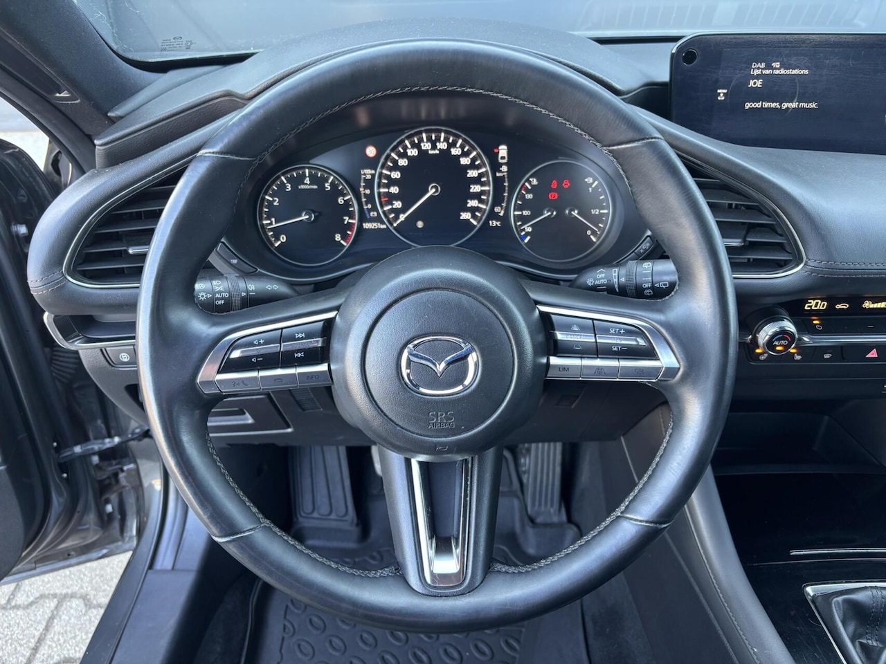 Mazda 3 - 2.0 e-SkyActiv-G M Hybrid 122 Luxury AppleCarPlay/ AndroidAuto/ stuurwielverwarming/ stoel