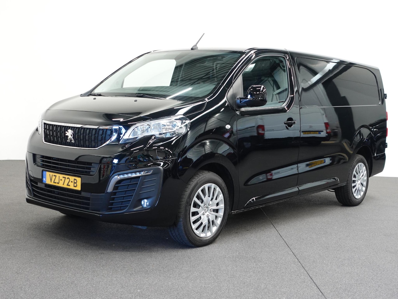 Peugeot Expert - 2.0 BlueHDI 145pk L3 Automaat Airco Navigatie Cruise control Trekhaak Carplay - AutoWereld.nl