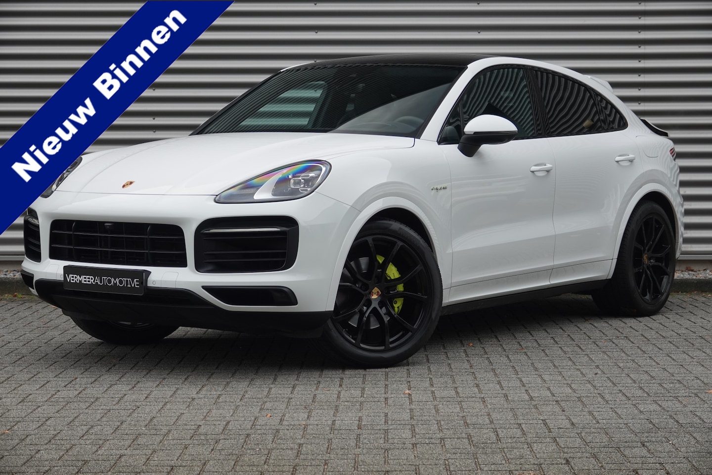 Porsche Cayenne Coupé - 3.0 E-Hybrid | Sport Chrono | Pano | Alcantara | Luchtvering | HUD | Memory | 360 | - AutoWereld.nl