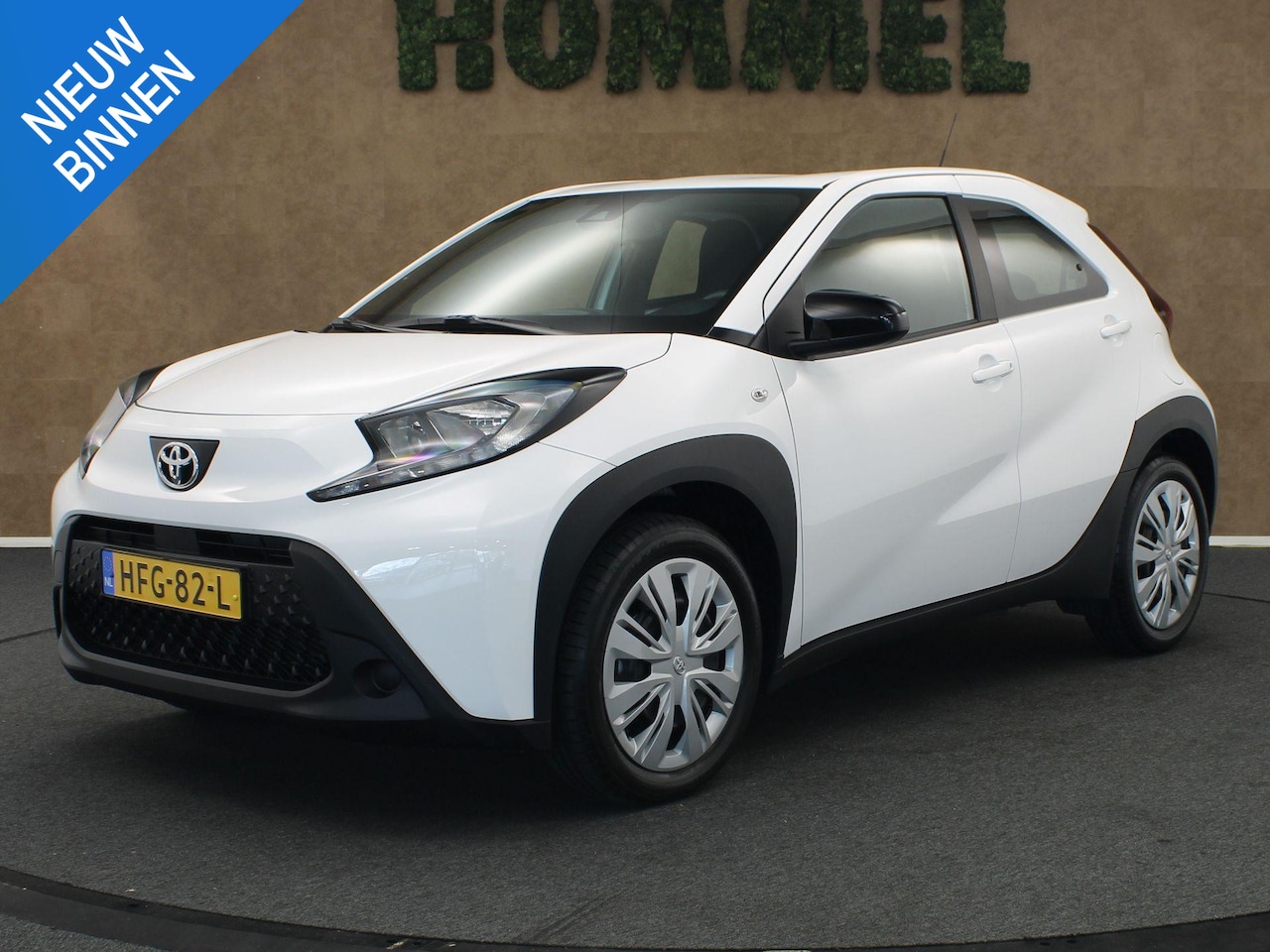 Toyota Aygo X - 1.0 VVT-i S-CVT Play - ORIGINEEL NEDERLANDSE AUTO - ACHTERUITRIJ CAMERA - AIRCO - BLUETOOT - AutoWereld.nl