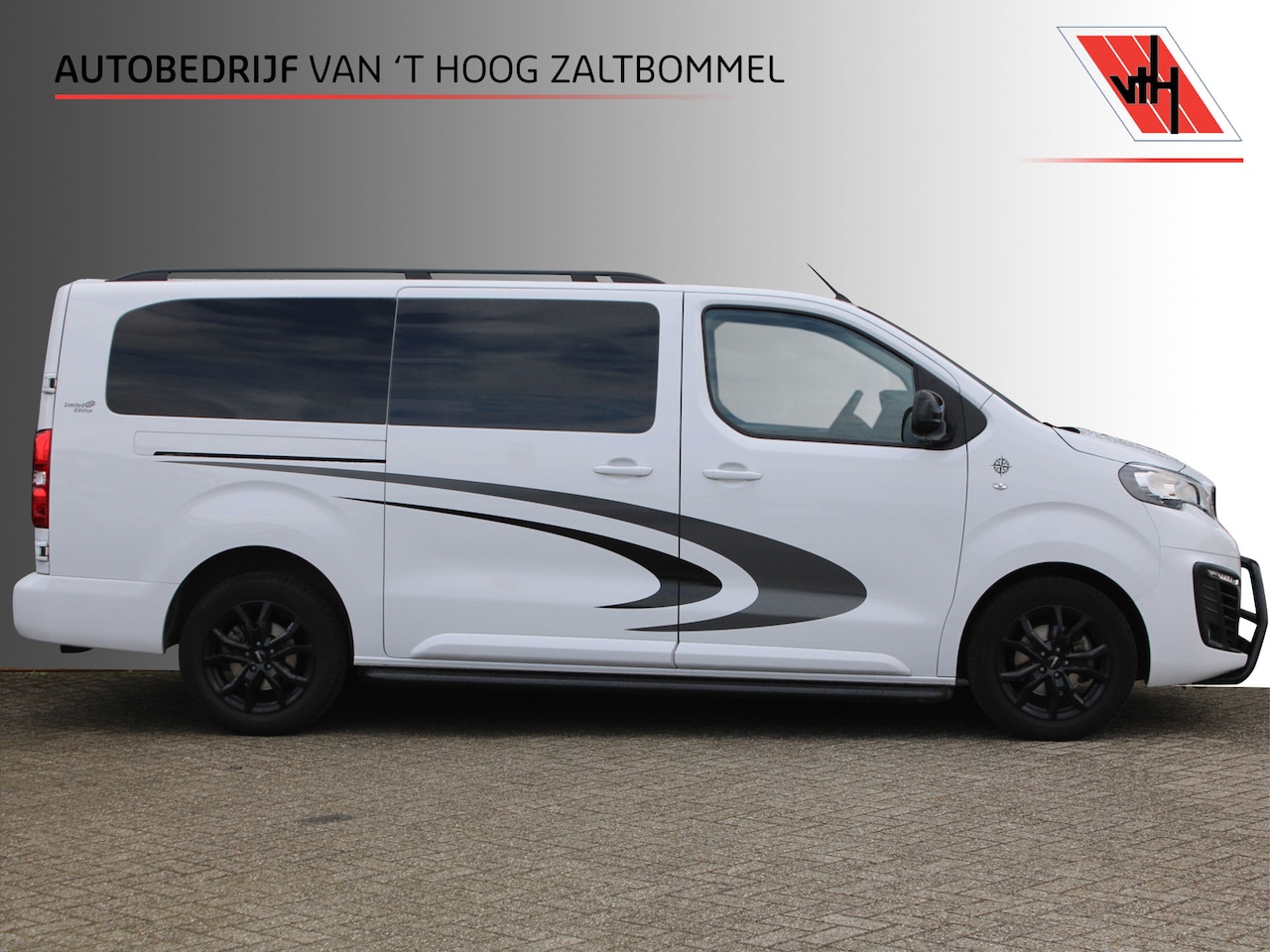 Peugeot Expert - 2.0 BlueHDi 145 L3 360-CAMERA CARPLAY BETIMMERING BULL-BAR - AutoWereld.nl