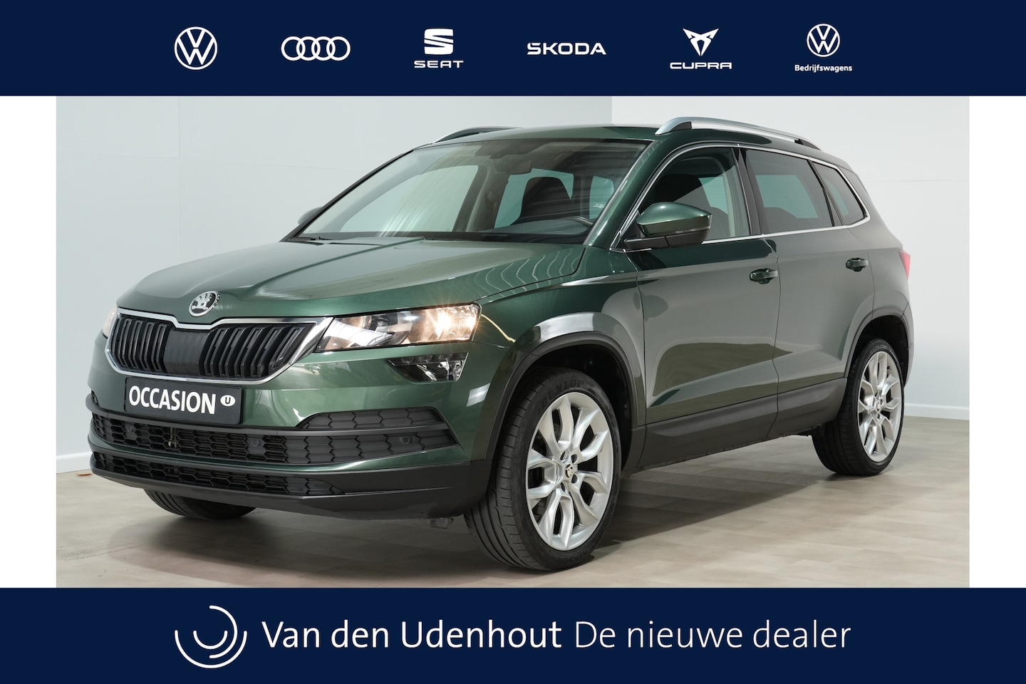 Skoda Karoq - 1.5 TSI ACT 150pk DSG Sport Sportstoelen Camera Navigatie Privacy Glass Keyless 19"lm 286 - AutoWereld.nl