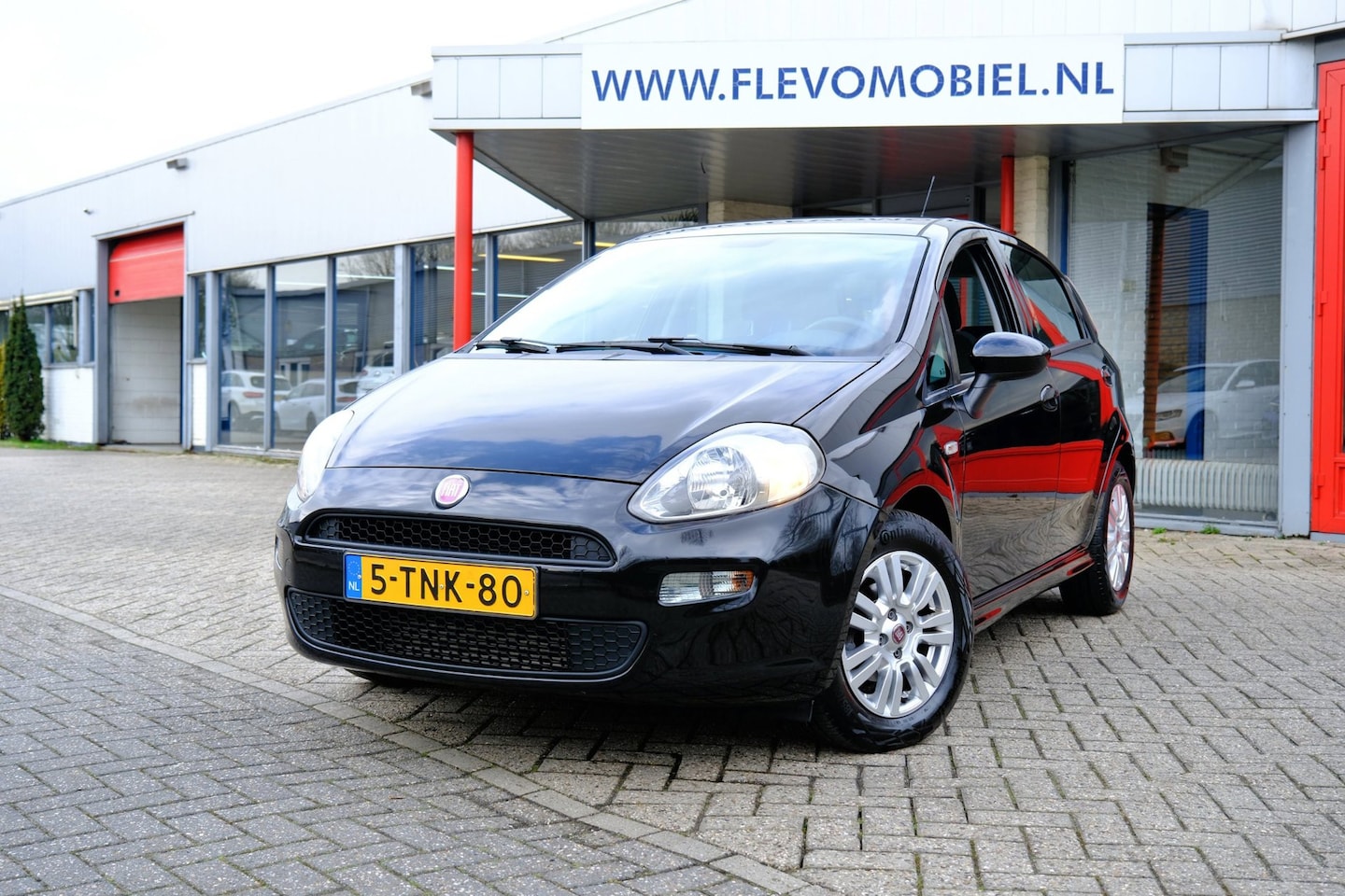 Fiat Punto Evo - 0.9 TwinAir Street 5-deurs Airco|Blue&me|Radio-CD|Elektr. ramen - AutoWereld.nl