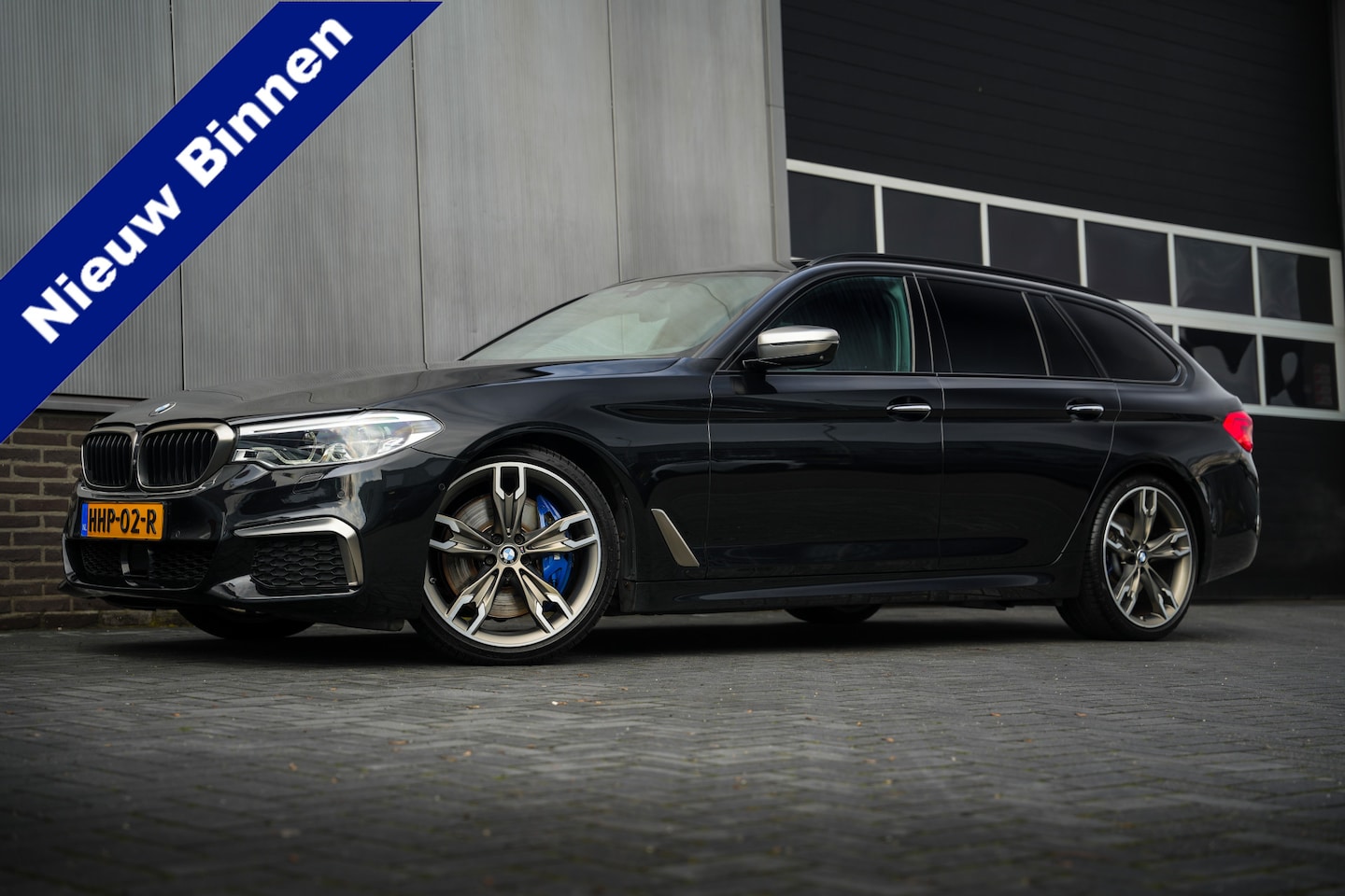 BMW 5-serie Touring - M550d 400pk xDrive High Executive M-Sportpakket /BTW-Auto/ Led-Koplamp/ Leder/ Sport-Stoel - AutoWereld.nl