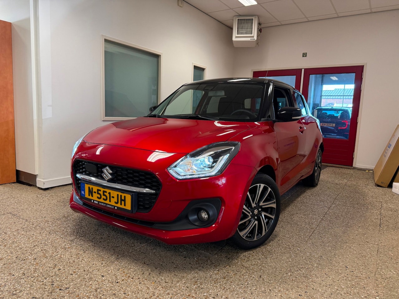 Suzuki Swift - 1.2 Style Smart Hybrid | Navi | Carplay | 10 jaar Garantie! - AutoWereld.nl